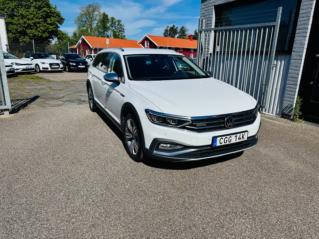 Volkswagen Passat 2.0 TDI 190HK ALLTRACK / COCKPIT / DRAG / VÄRMARE 