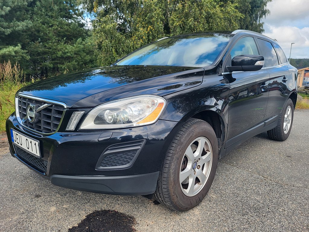 Volvo XC60 2.4D AWD Summum Skinn Drag Automat Sv-Såld 