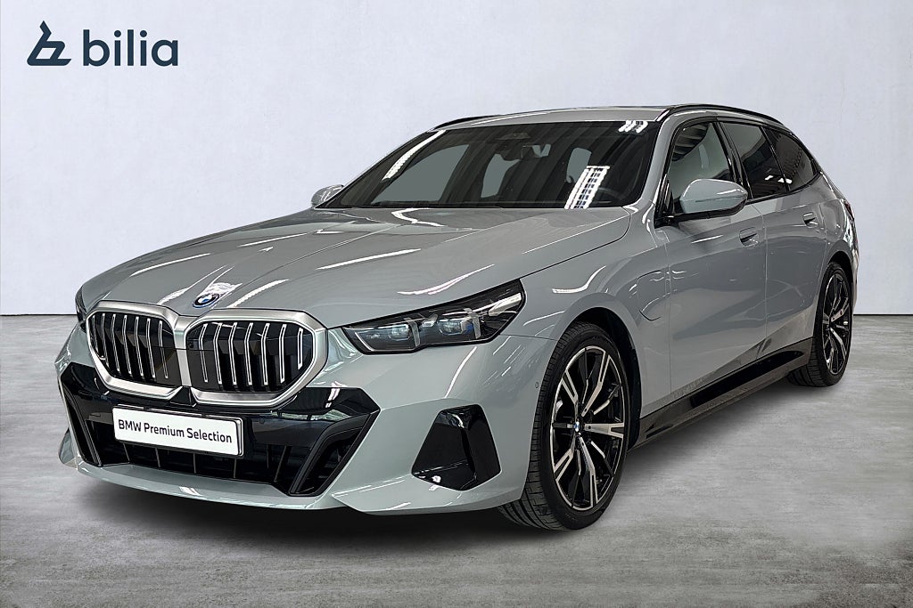 BMW 530e xDrive Touring M-Sport | B&W | Drag | Komfortöpp. | 360