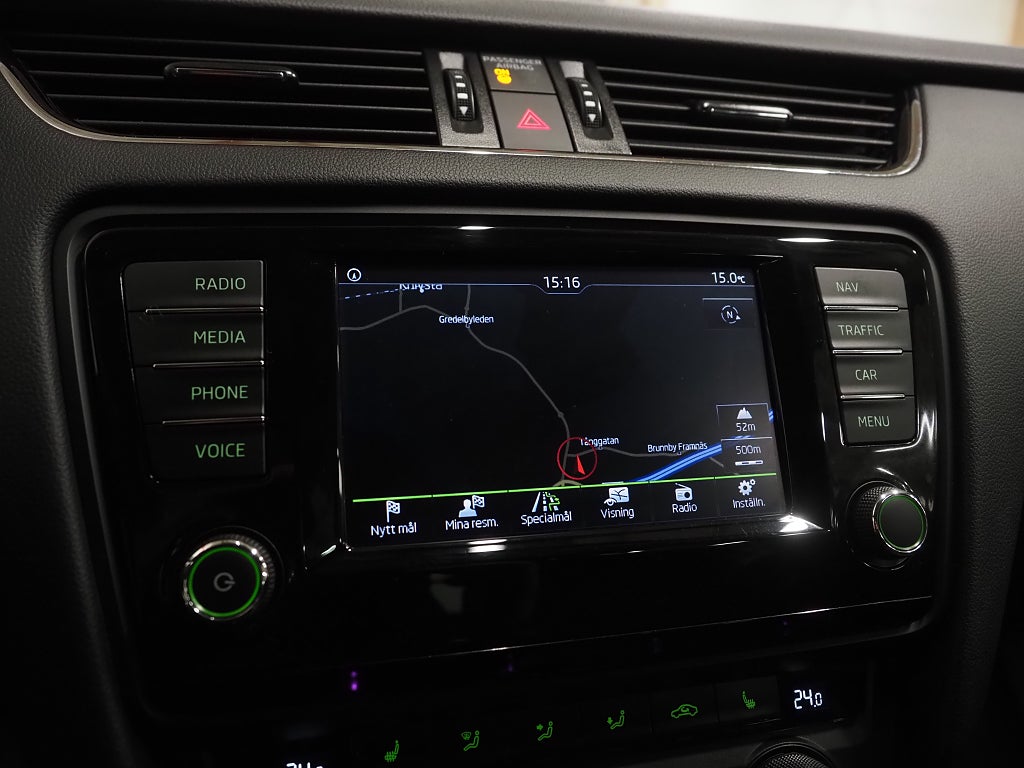 Skoda Octavia Kombi 1.4 TSI 150hk SportLine Premium Drag Värmare 2017