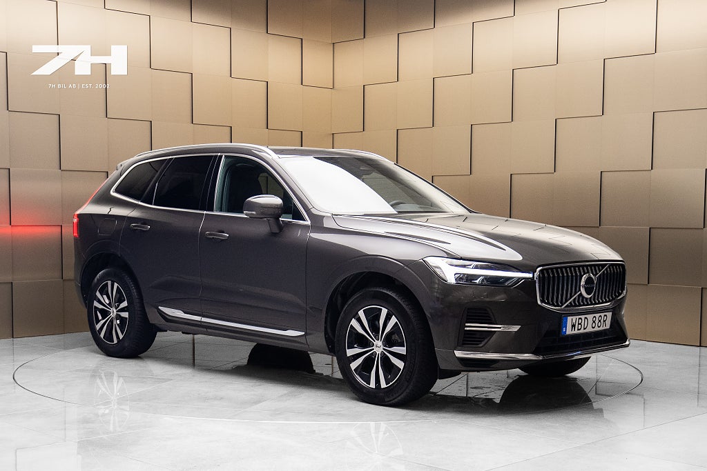 Volvo XC60 Recharge T6 AWD Core Pano Drag Pilot Assist Kamera