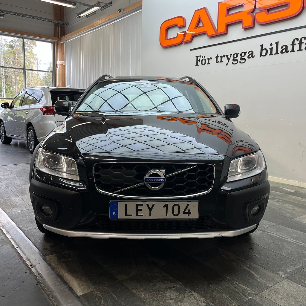 Volvo XC70 D5 AWD Dynamic Edition Glastaklucka Navi Värmare Drag