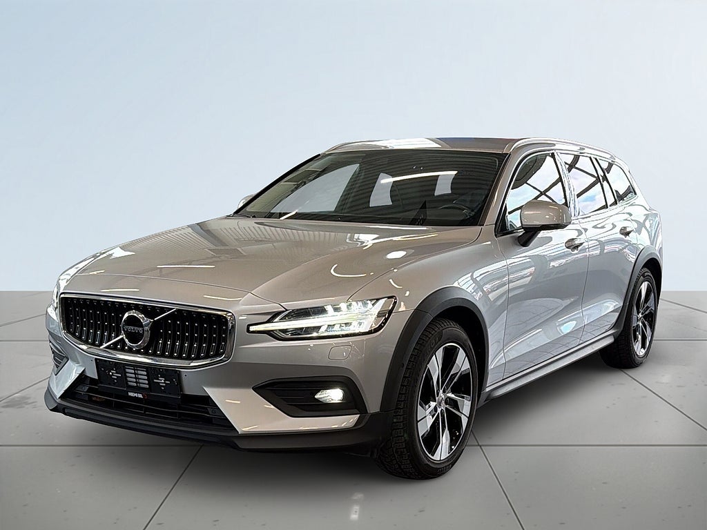Volvo V60 Cross Country B4 AWD Advanced S&V-hjul/Carplay/H/K/Skinn/Kamera/Drag