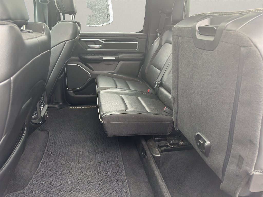 Dodge Ram 1500 Crew Cab LARAMIE 4X4 401 hk - bild 11