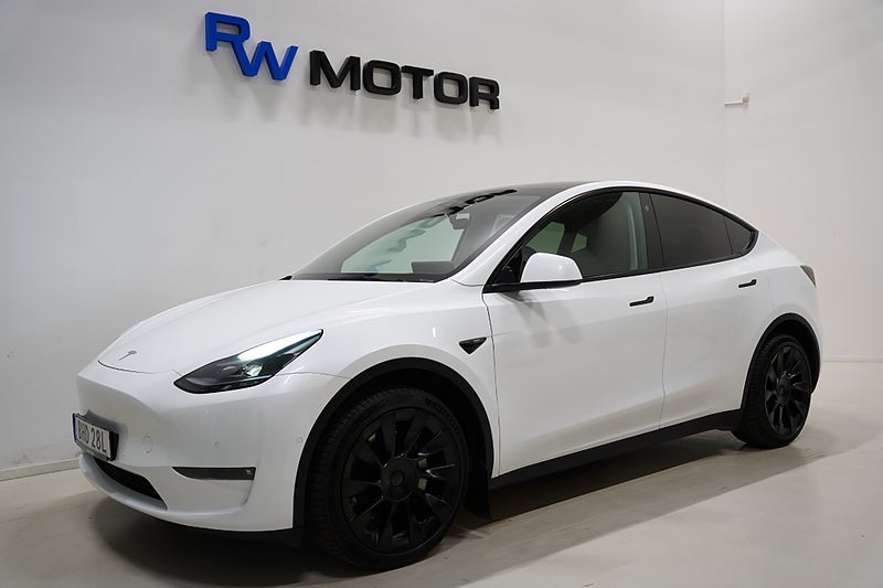 SUV Tesla Model Y 1 av 24