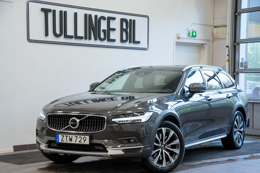 Volvo V90 Cross Country B5 AWD 235HK Momentum H/K B-Kamera Drag Värm Läder 19" 