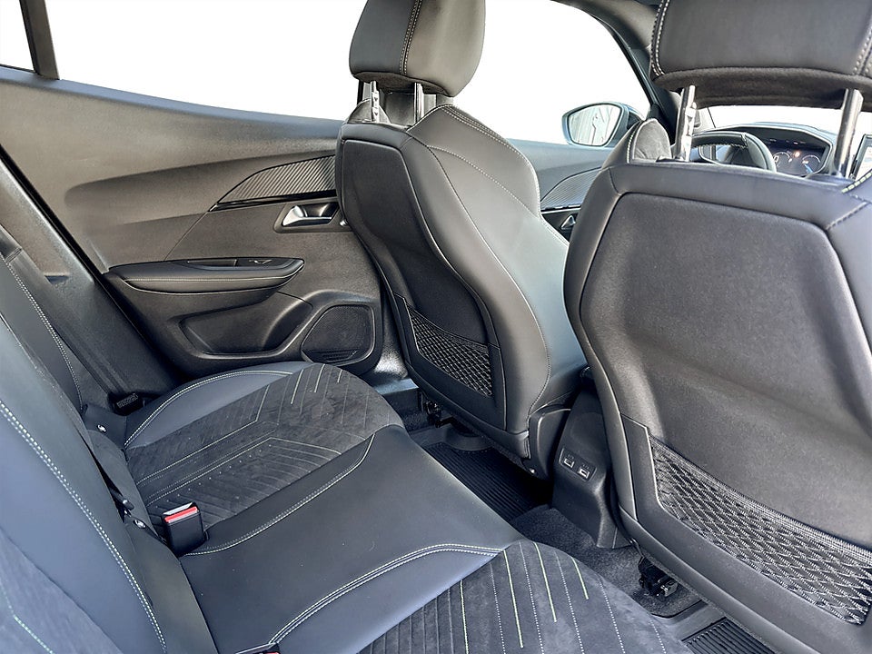 Bild på Peugeot 2008 GT 1.2 PT 130hk Aut B-KAMERA CARPLAY
