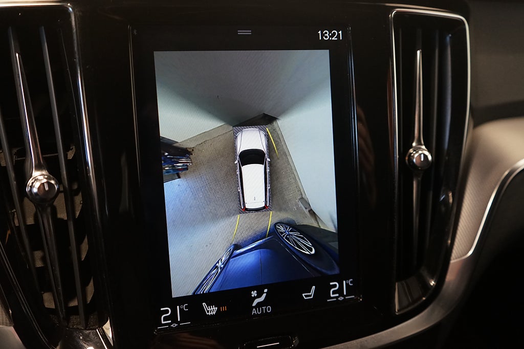 Volvo V60 Recharge T6 AWD R-Design Värmare Carplay Dragkrok 340hk