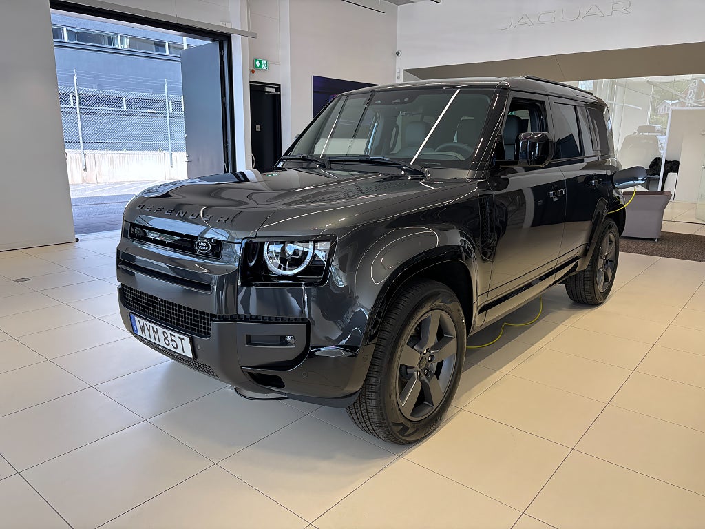 Land Rover Defender P300e PHEV X-Dynamic SE 