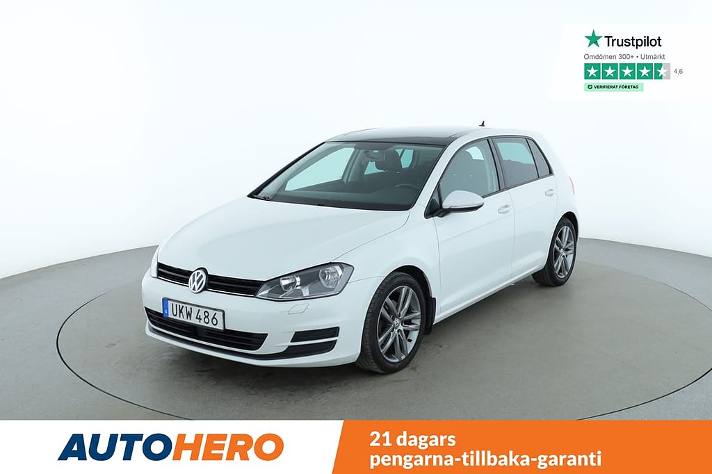Volkswagen Golf 1.2 TSI BMT / Drag, Pano, CarPlay, Kamera
