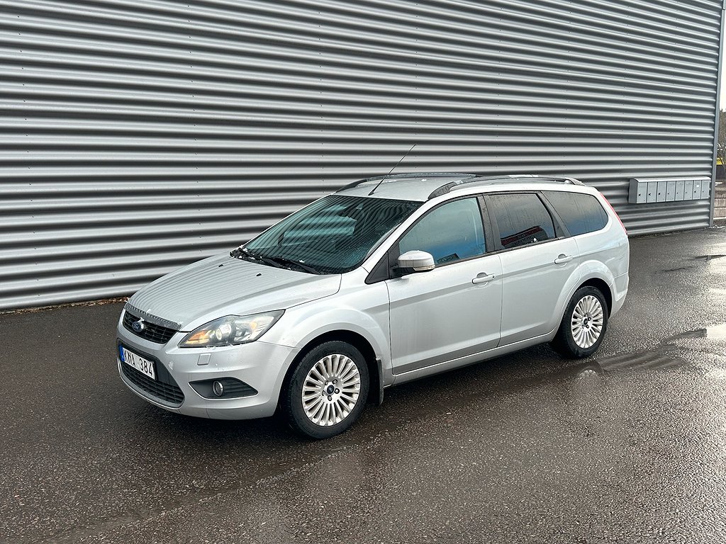 Ford Focus Kombi 1.8 125hk Titanium Dragkrok M-Värmare Xenon