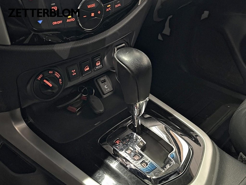 Transportbil - Flak Nissan Navara 14 av 16