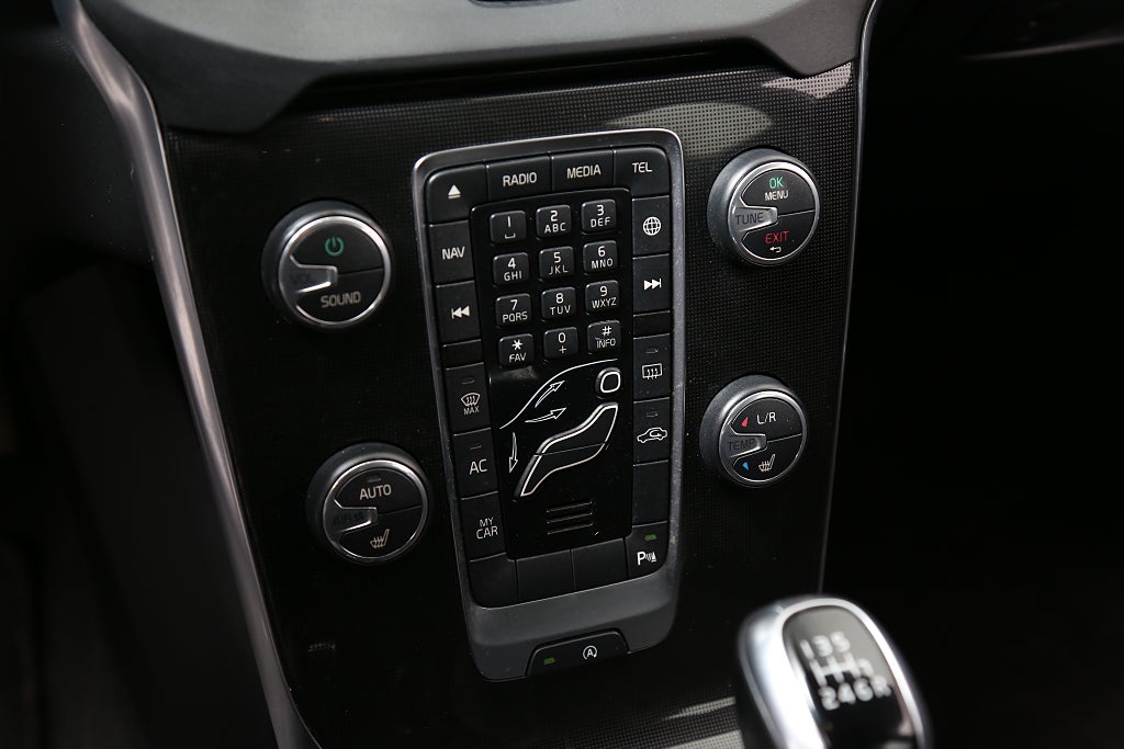 Volvo V40 Cross Country D3 150hk Adv Edition Kamera Värmare Drag 2019