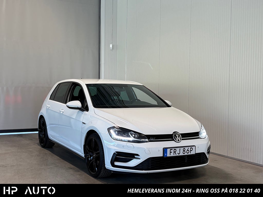 Volkswagen Golf 1.5TSI 150hk R-Line Cockpit P-värm Backkamera S&V-hjul