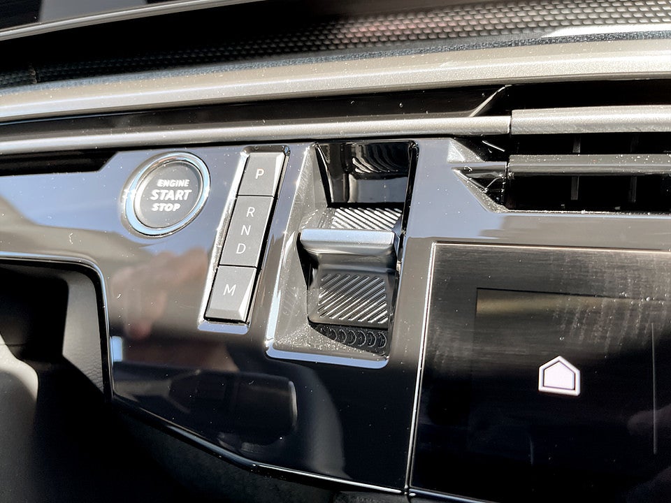 Bild på Peugeot 5008 GT Ultimate Hybrid 145hk Aut 7-SITS B-KAMERA ELSTOL