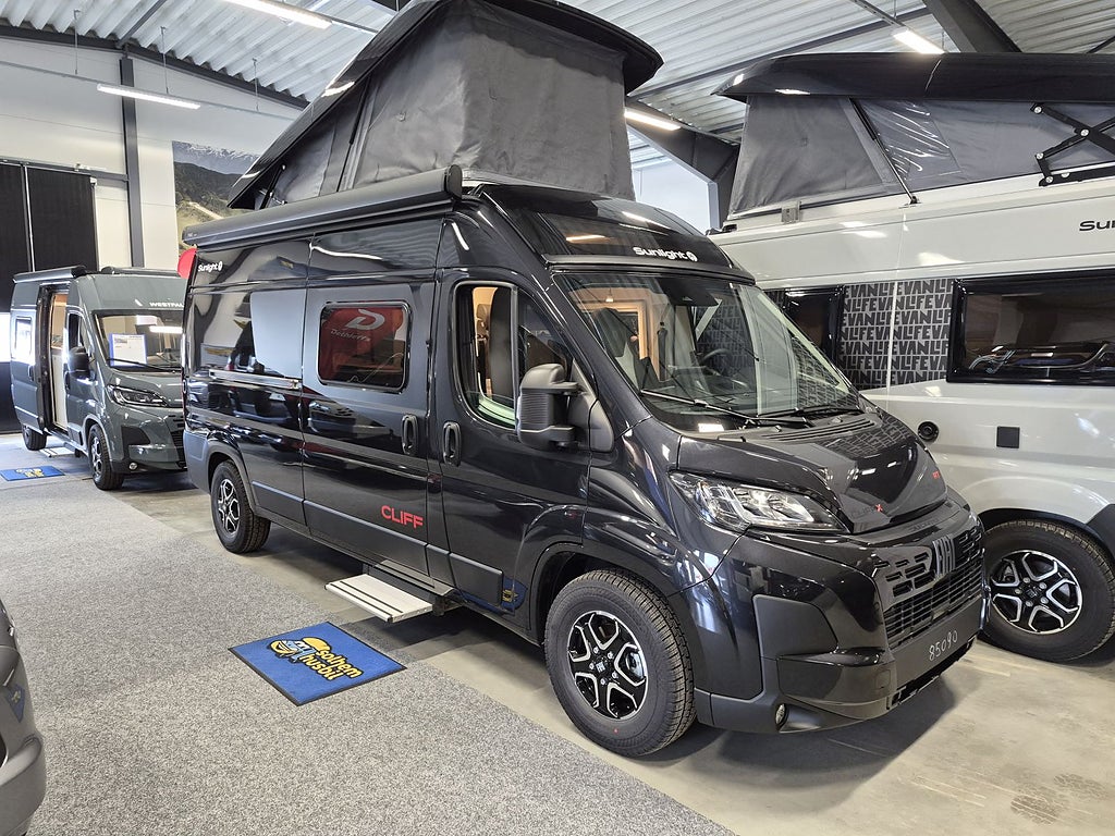 Sunlight Cliff X 600 RT pop-up, automat, 140 hk, dieselvärme, skylight