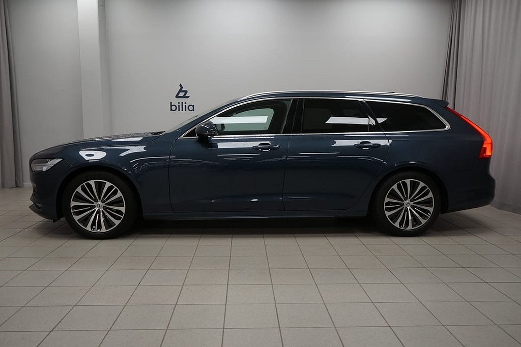 Volvo V90 T4 Momentum Advanced Edition