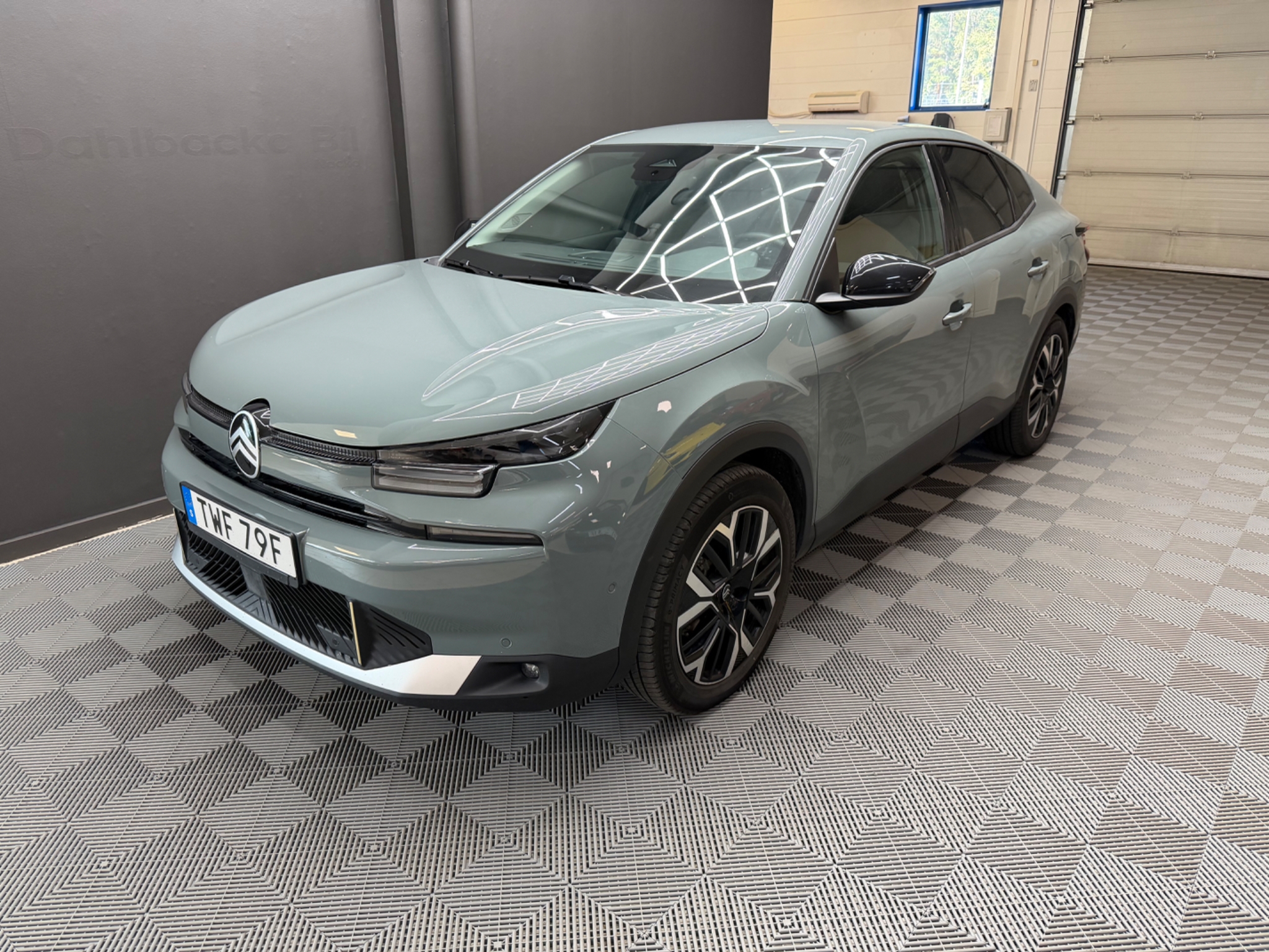 Citroen C4 X Hybrid 145 e-DSC 2025, bild 2/40