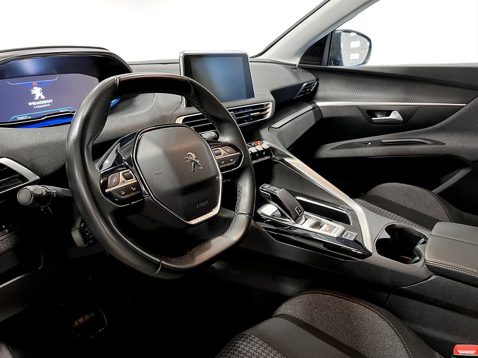Bild på Peugeot 3008 Active 1.2 PT 130hk Aut CARPLAY P-SENSORER