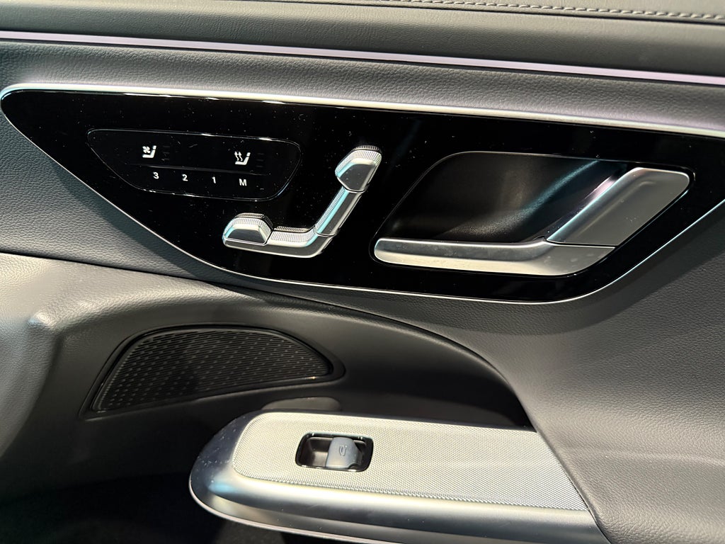 Mercedes-Benz E 300 e AMG Superscreen Läder 20tum Kombi - bild 7