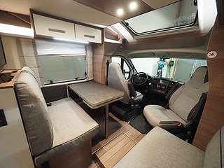 Husbil-halvintegrerad Knaus Live Wave 700 MEG 6 av 20