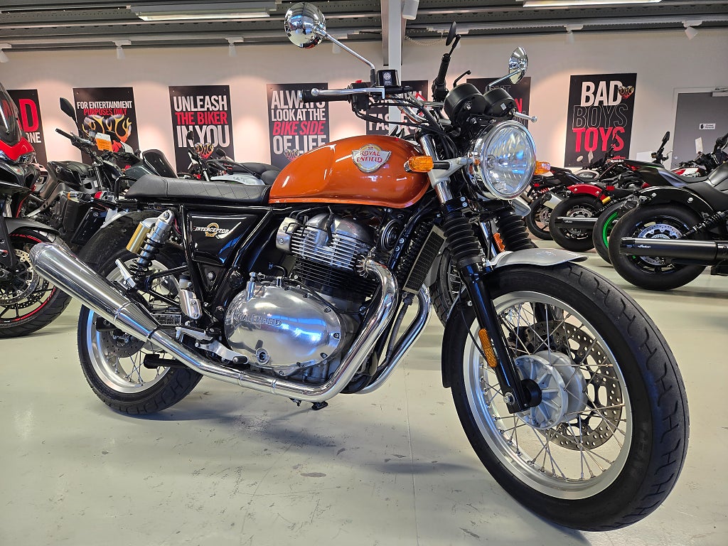 Royal Enfield INTERCEPTOR 650 