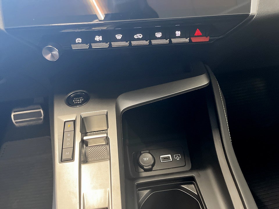 Bild på Peugeot 408 GT 1.2 PT 130hk Aut B-KAMERA CARPLAY ELSTOL