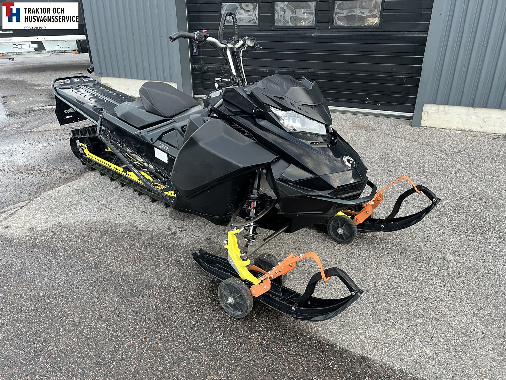 Ski-Doo SUMMIT  X 165 850 -17