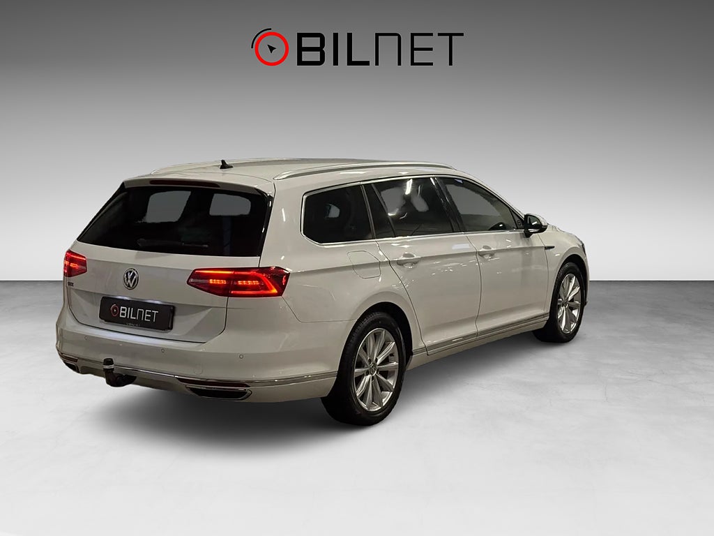 Volkswagen Passat Variant GTE 1.4 TSI GTE Moms Kamera Värmare LED Drag