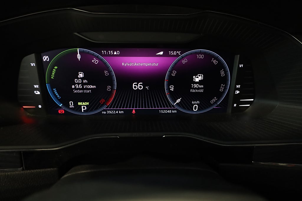 Skoda Superb iV Kombi 1.4 TSI iV Business Edition Drag Värmare 2022