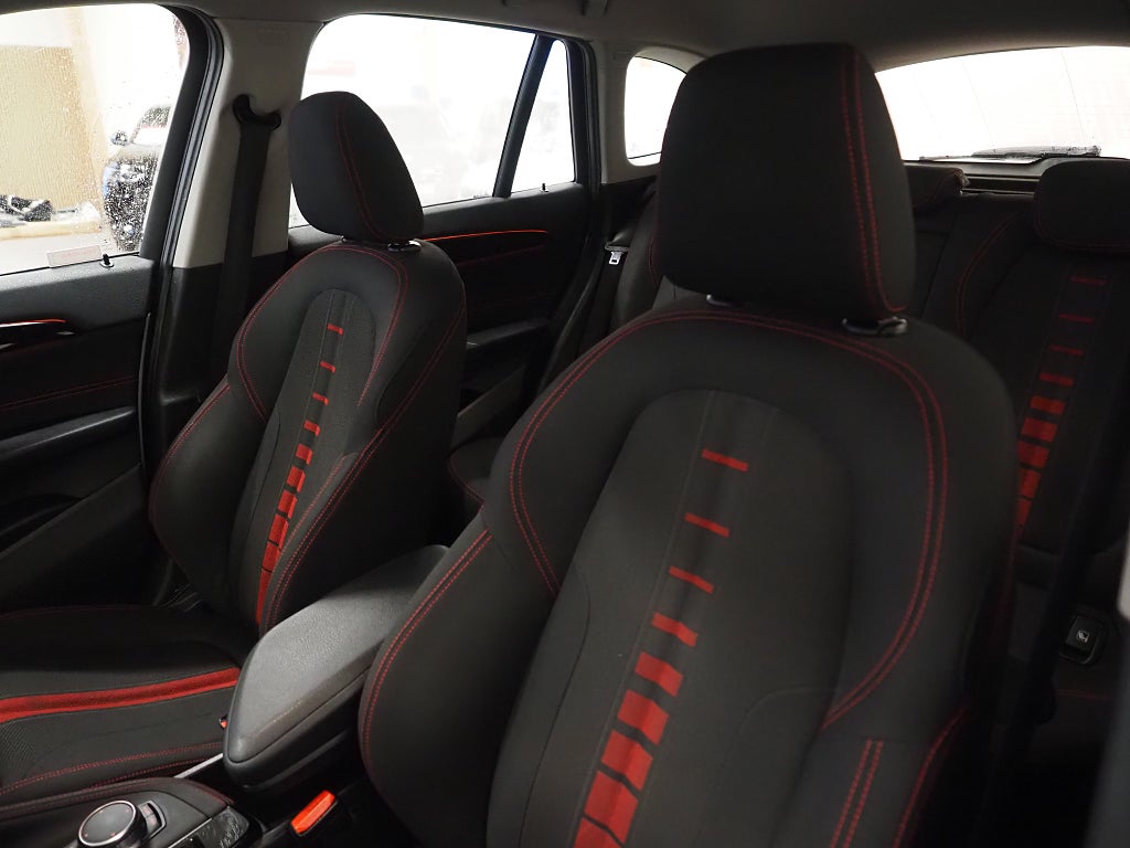 BMW X1 xDrive20d 190hk Sport line Drag Kamera Navi HuD Keyless 2016