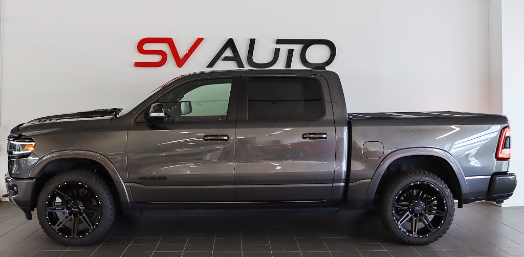 Dodge RAM 1500 5.7 V8 Hemi Limited Night Luft H/K Pano HuD Moms