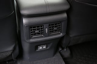 SUV Toyota RAV4 22 av 28