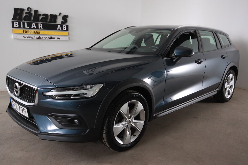 Volvo V60 Cross Country B4 AWD Aut Momentum | Dragkrok | 197Hk