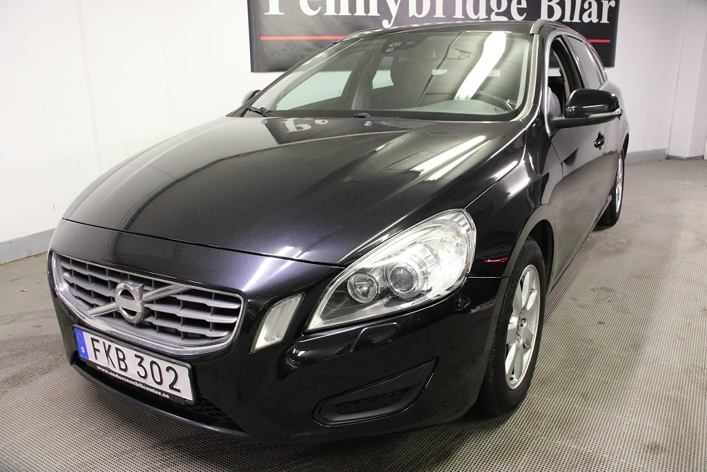 Volvo V60 D2 Momentum Drag Värmare Ny besiktigat Ny servat