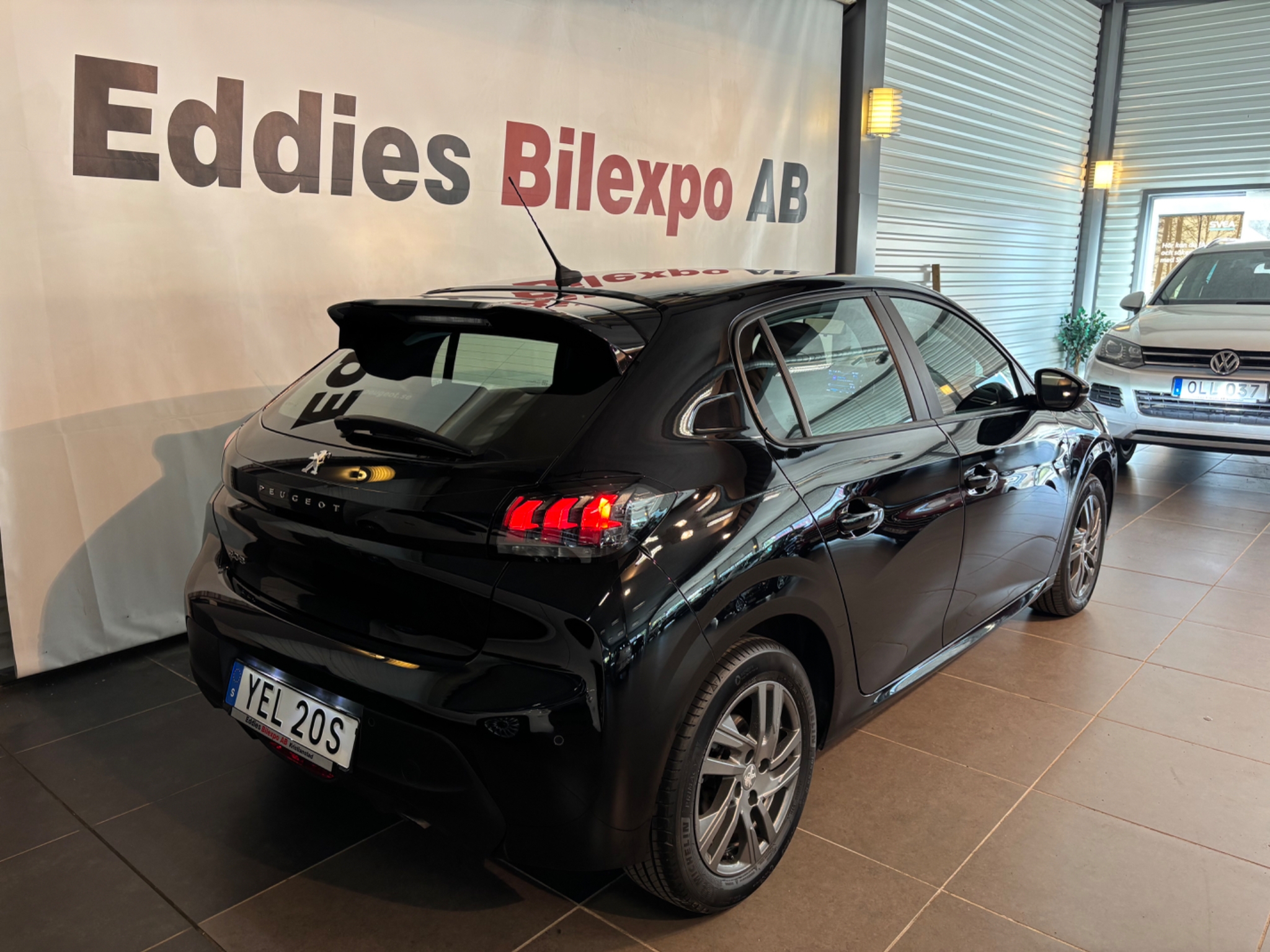 Peugeot 208 1.2 PureTech Active, 100hk 2022, bild 4/44