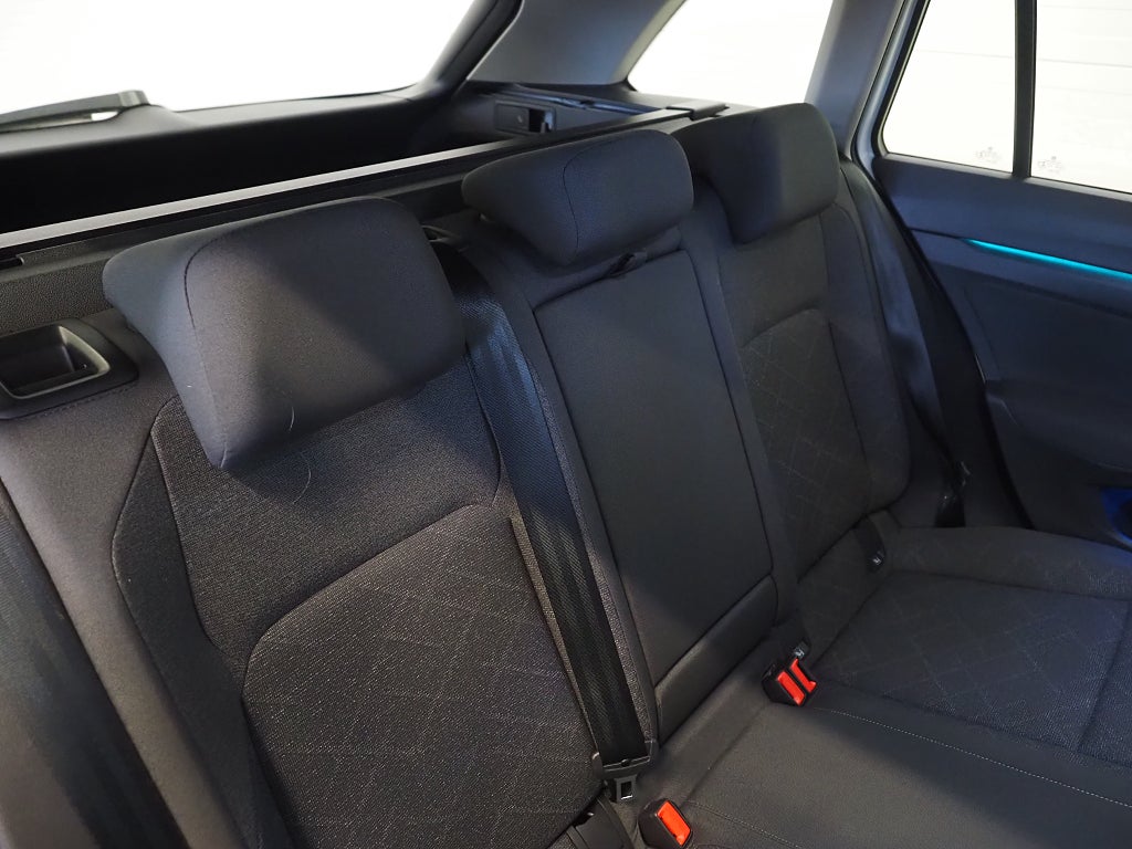 Volkswagen Golf SC 1.5 TSI 150hk Kamera P-Värmare Lane Assist Moms