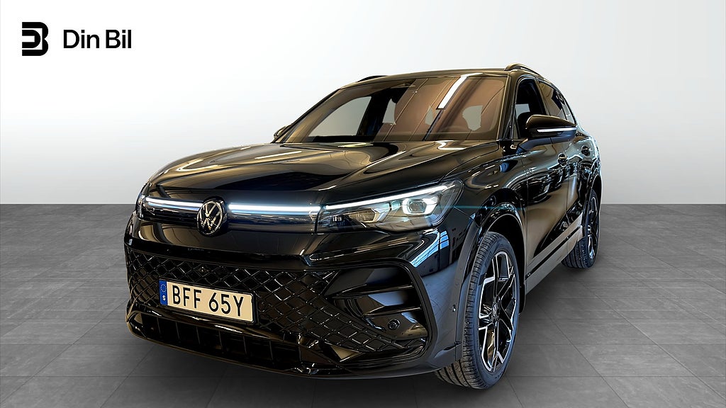 Volkswagen Tiguan R-LINE 2.0 TDI 4M DSG PANO/DRAG