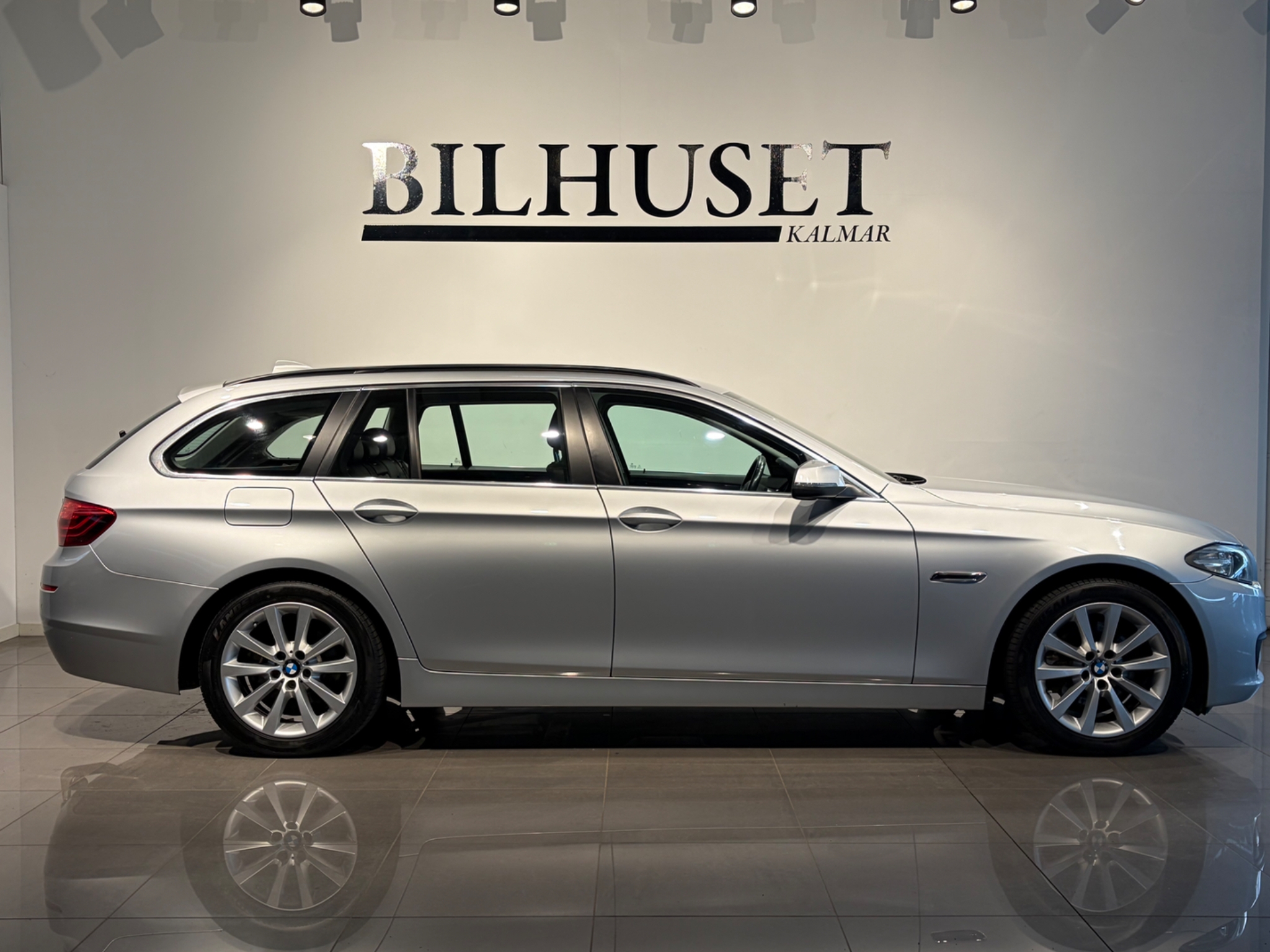 BMW 520 2016, bild 2/44