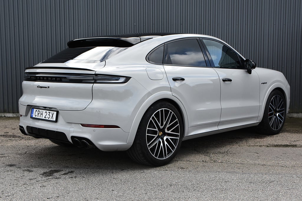 Porsche Cayenne 2024 - miniatyr 2