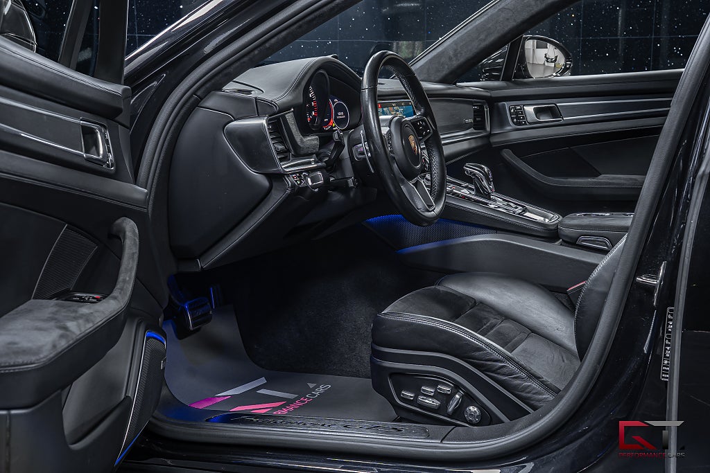 Porsche Panamera GTS MOMS SportDesign Pano Sportavgassystem 18-väg BOSE