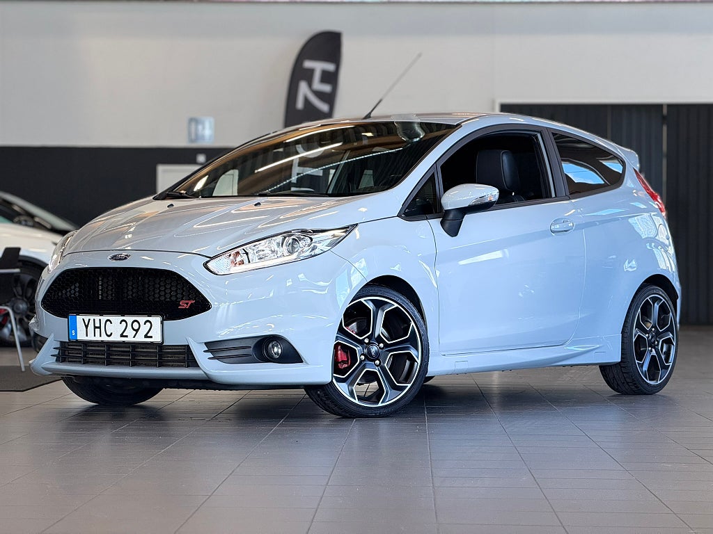 Ford Fiesta ST200 / 1-ägare / Låga mil / 3,45% ränta 