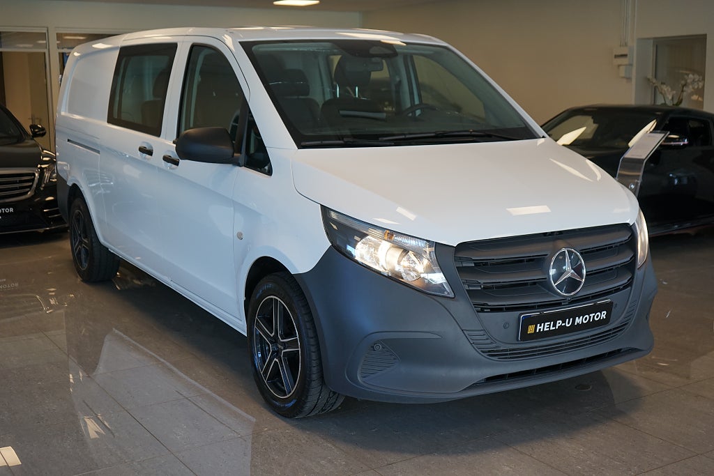 Mercedes-Benz Vito Tourer 116 CDI Kamera Värmare Skinn 5-sits MOMS 163hk
