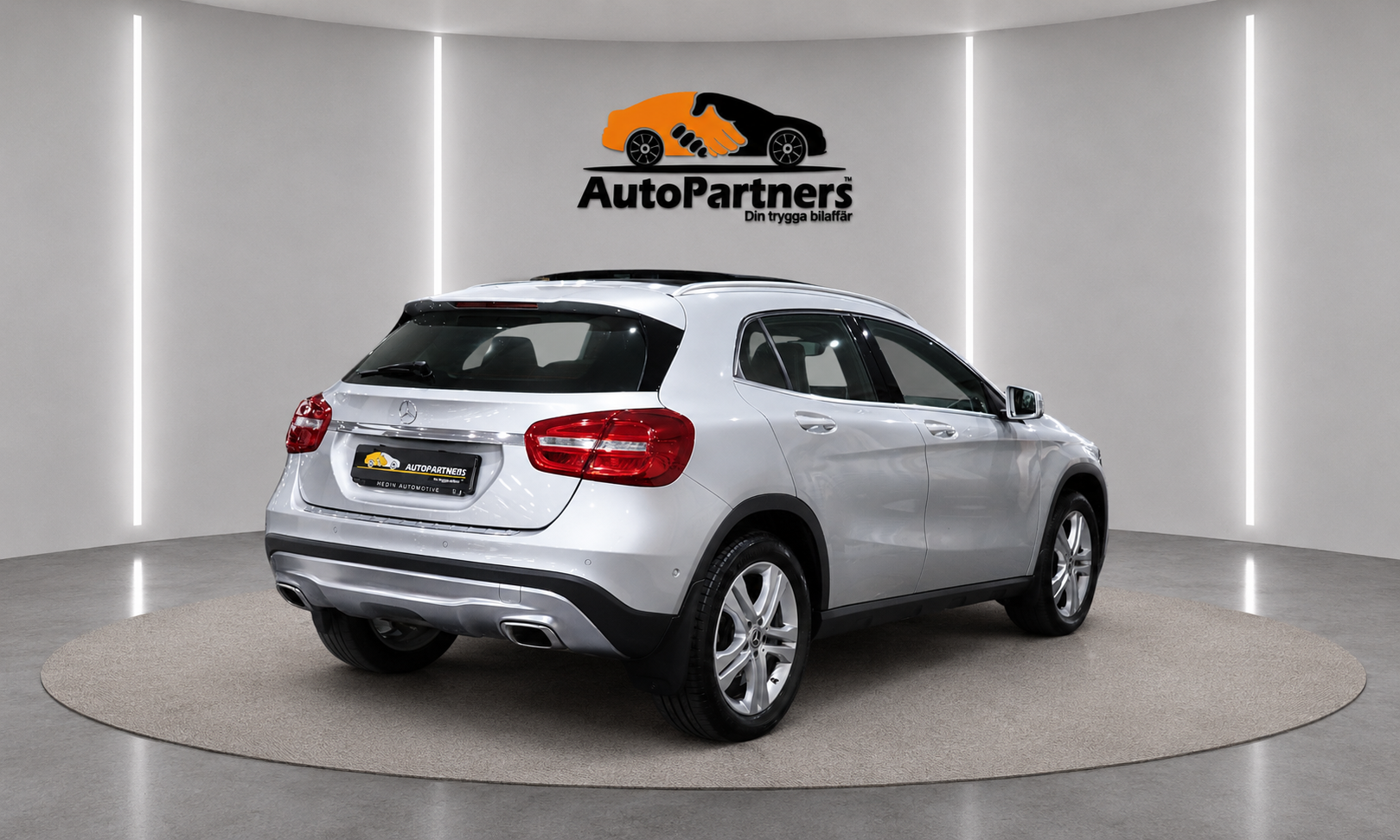 Mercedes-Benz GLA 200 7G-DCT Urban Line 2017, bild 2/51