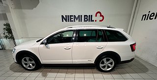 Skoda Octavia Scout 4x4 Premium Drag Canton Dvärm GPS SoV