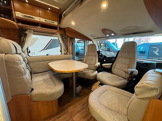 Husbil-integrerad Hymer B588 Bianco Line 150HK Aut 2 av 20