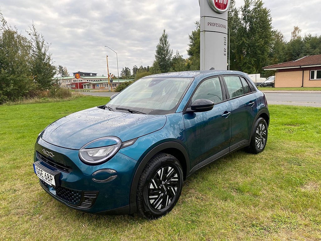 Fiat 600 Lounge Hybrid, Automat, Privatleasing 2995:-/mån