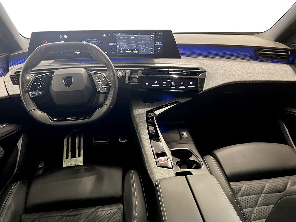 Bild på Peugeot E-3008 GT Ultimate 85kWh 214hk Aut - PANO, FOCAL