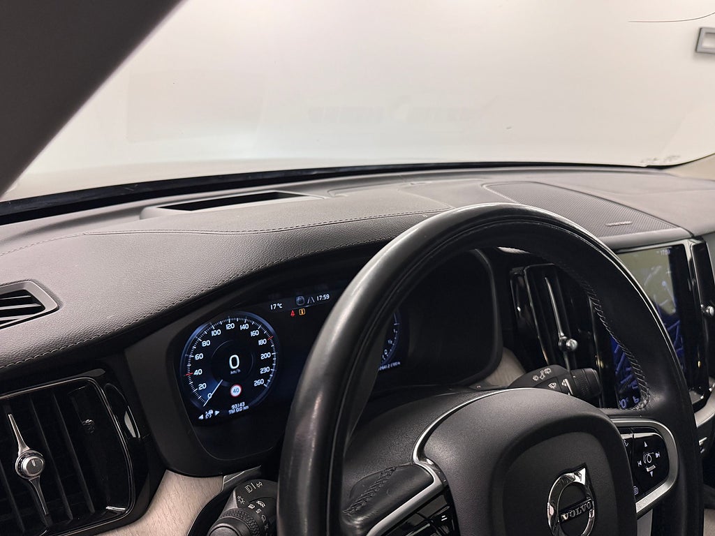 Volvo XC60 2021 - miniatyr 11