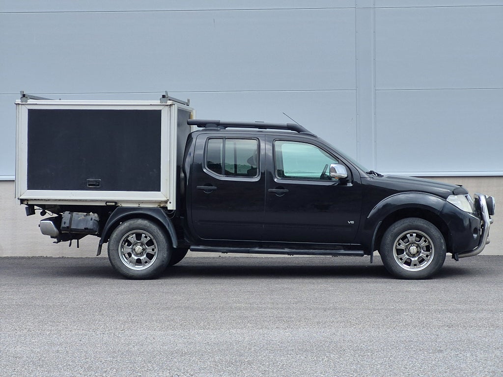 Nissan Navara Dubbelhytt 3.0 dCi V6 4x4 Skinn Taklucka Nybesiktad 